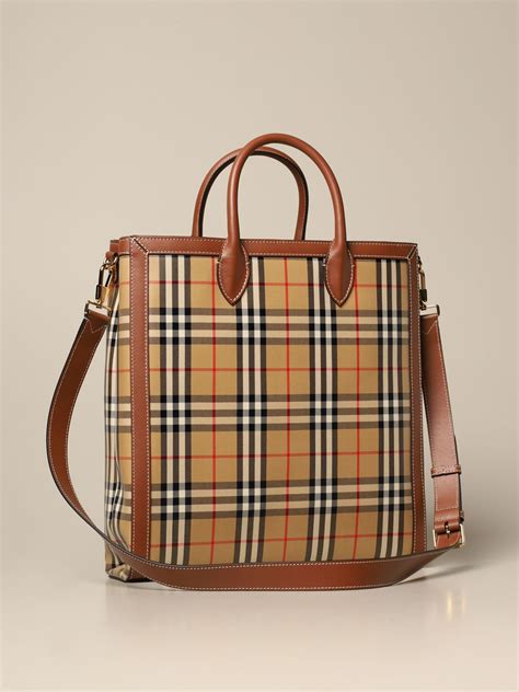 burberry busta nera|burberry handbags designer.